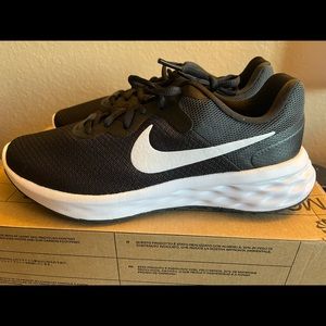 Nike Revolution 6 NN women’s size 8